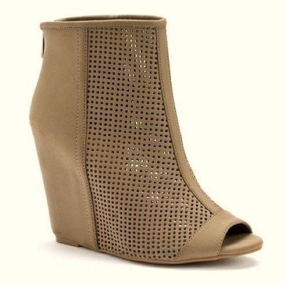 JUICY COUTURE Peep Toe Wedge Bootie Size 6 A17 - Picture 1 of 9